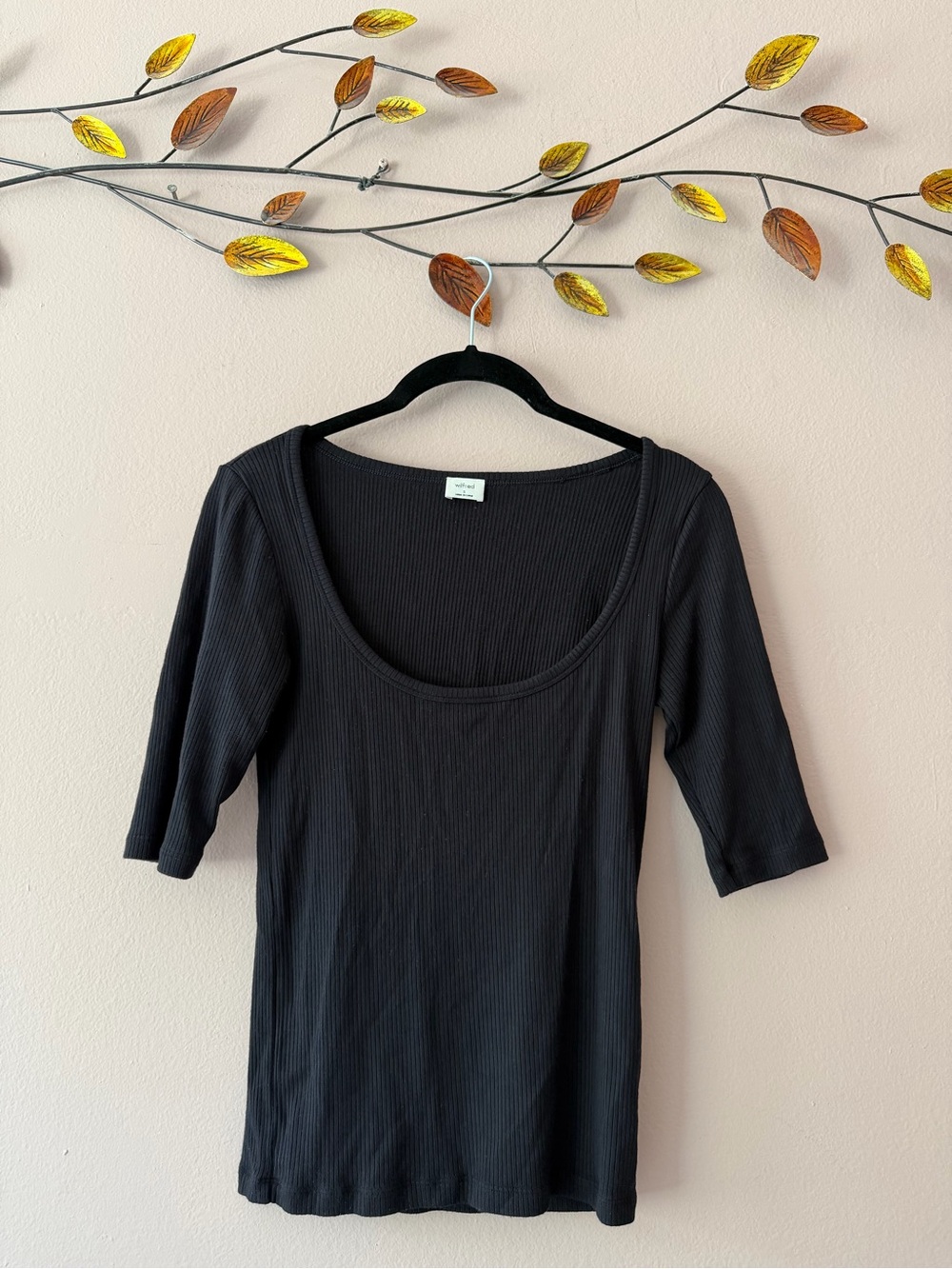Wilfred Aritzia | Black Scoop Neck Ribbed Top